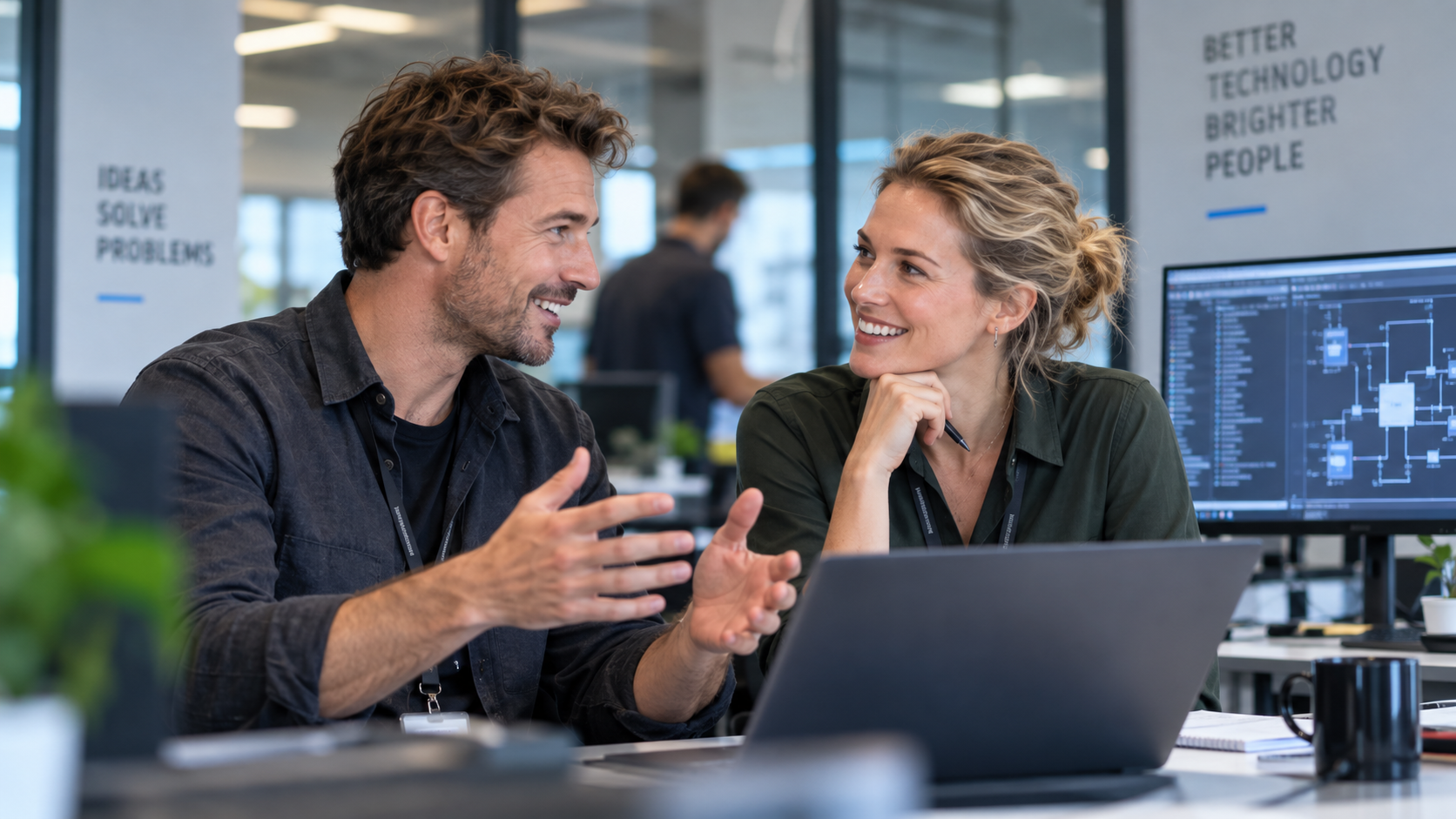 IT-professionals in gesprek over techniek en samenwerking